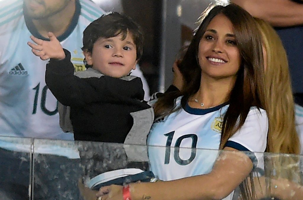 Lionel Messi S Wife Shares Lovely Family Photo As They Celebrate - Riset