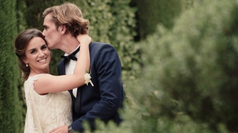 Antoine Griezmann wife (Erika Choperena) | Love Life  | Marriage | Kids