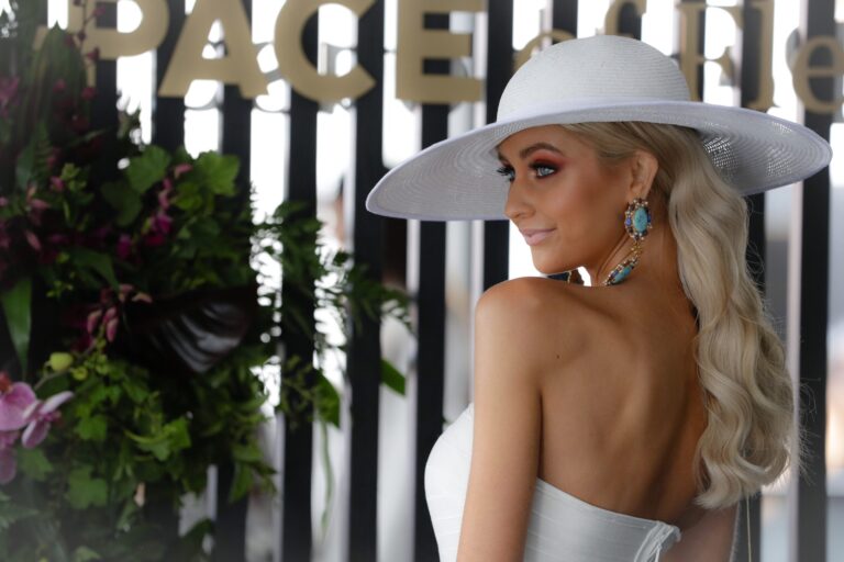 Marcus Stoinis Wife (Sarah Czarnuch) | Love Life | New Love Angle  | Separation